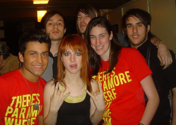 paramore-with-the-best-fans-ever-large_1204919879198.jpg